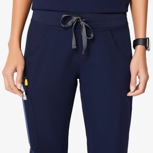 Figs Women’s Kade Cargo Scrub Pant